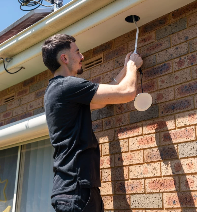 Expertly Installing LED Downlight Expertly Installing LED Downlight