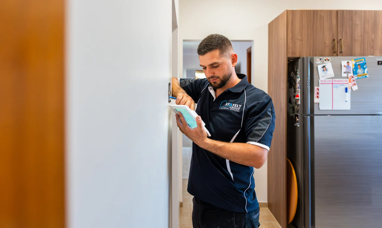 Experienced Lurnea electrical contractor Experienced Lurnea electrical contractor